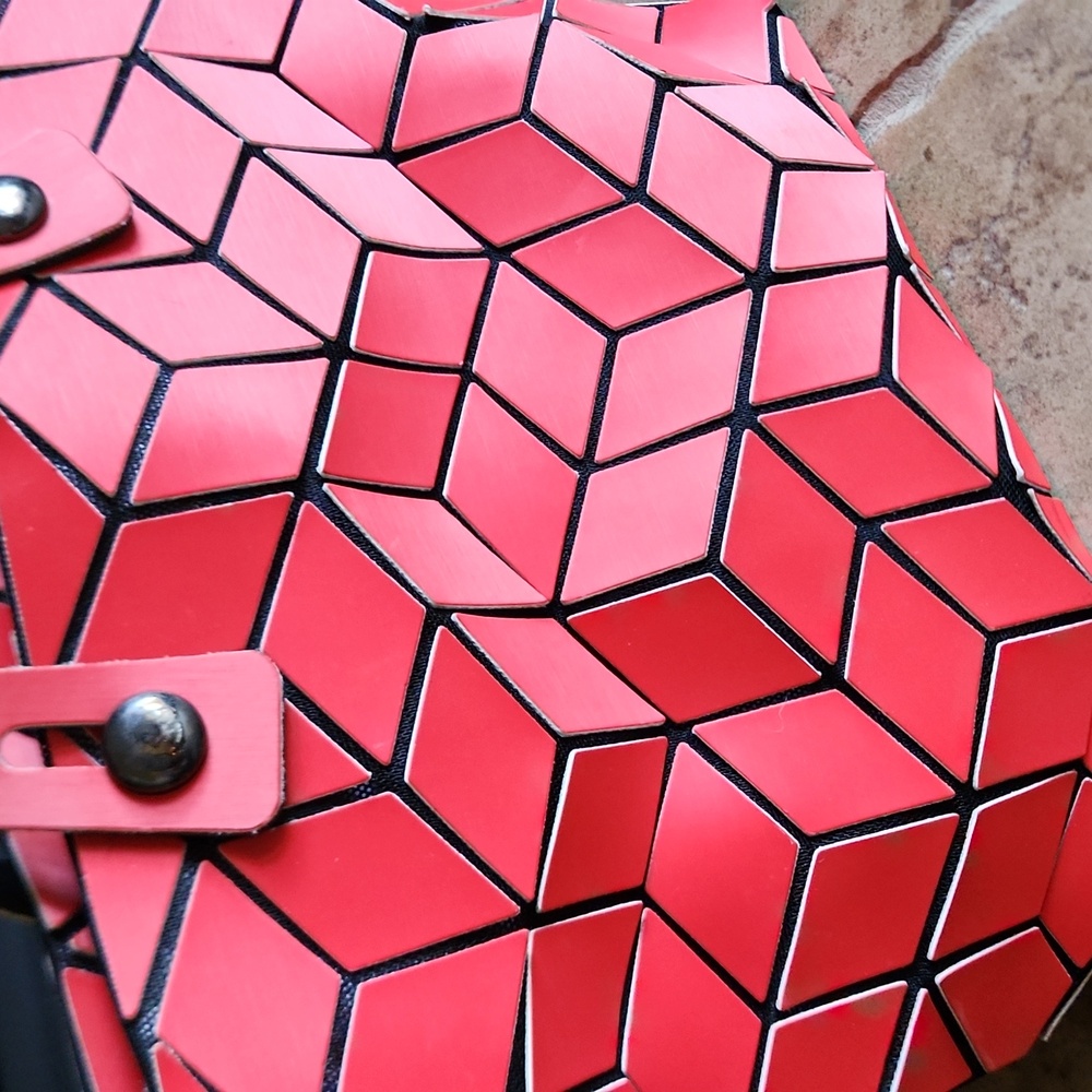 Patrizia Luca Geometric Red Hand Bag - Picture 12 of 16